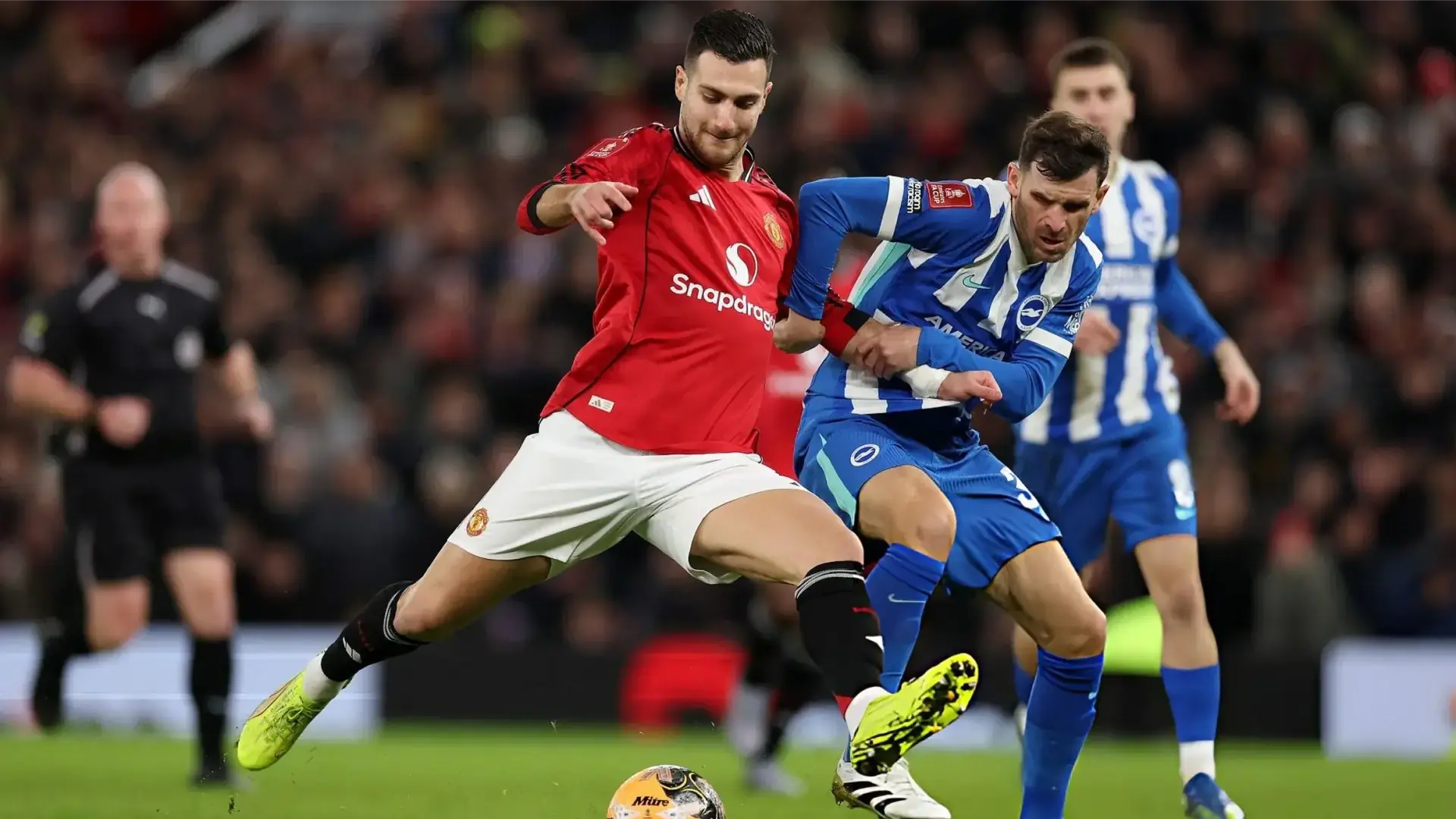 Vòng 3 FA Cup: MU dừng bước, Arsenal thẳng tiến